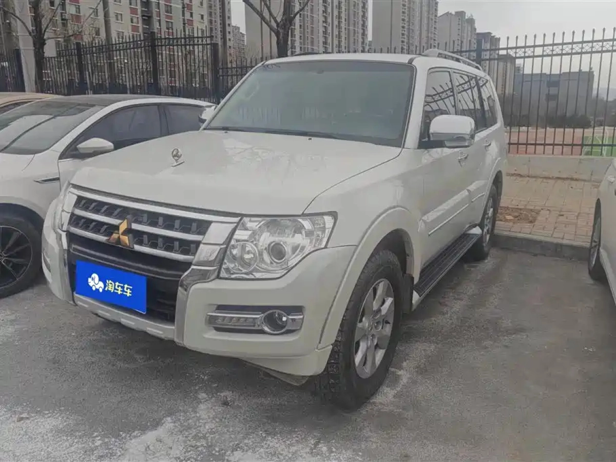 MITSUBISHI PAJERO IMPORT  2020