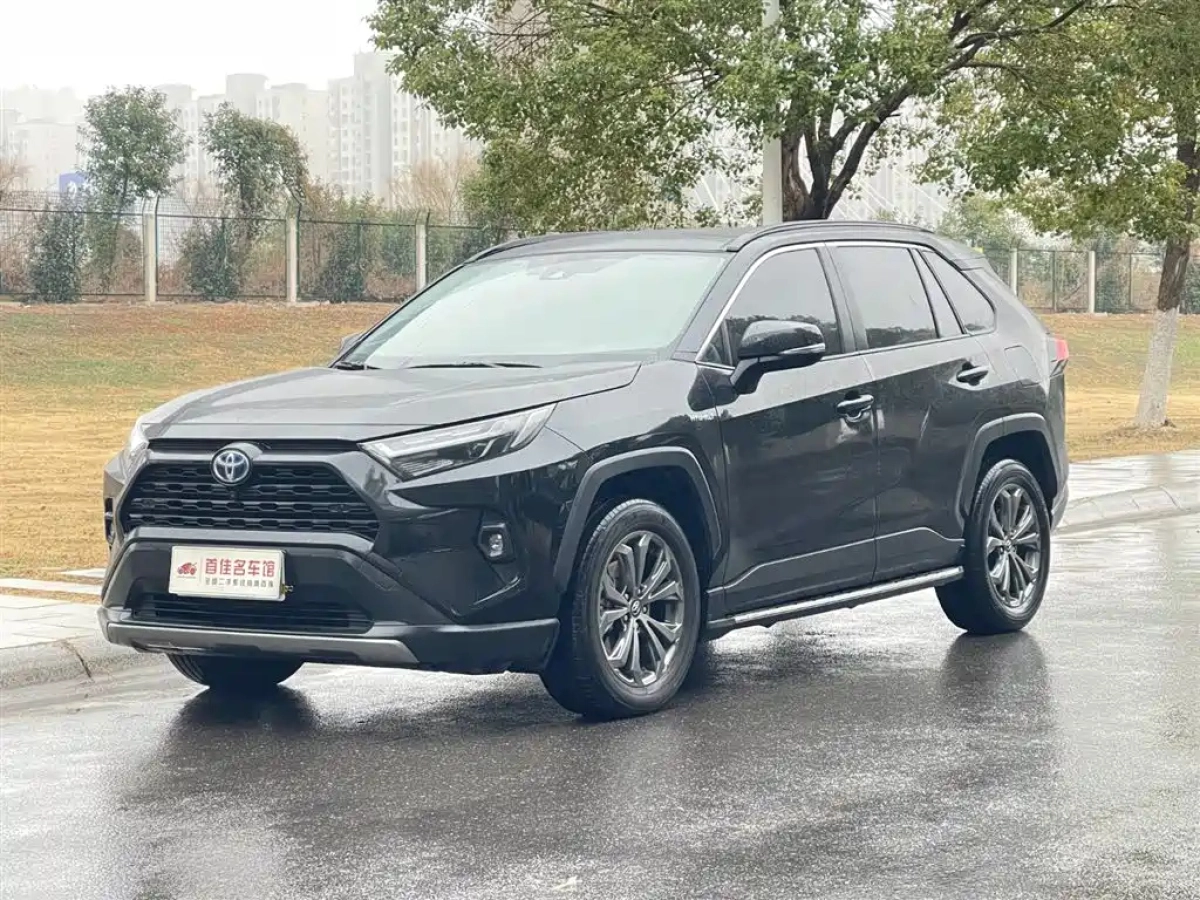 TOYOTA RAV4  2025