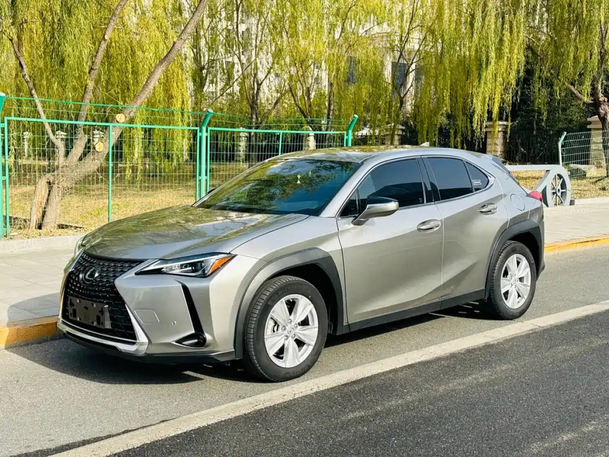 LEXUS UX  2021