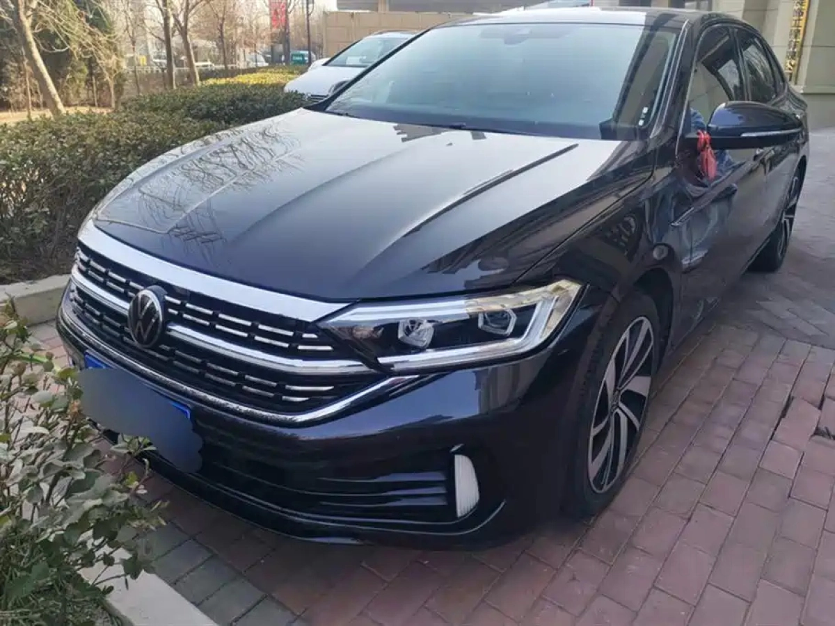 VOLKSWAGEN SAGITAR  2022