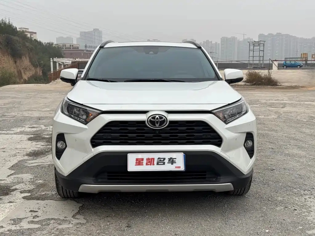 TOYOTA RAV4