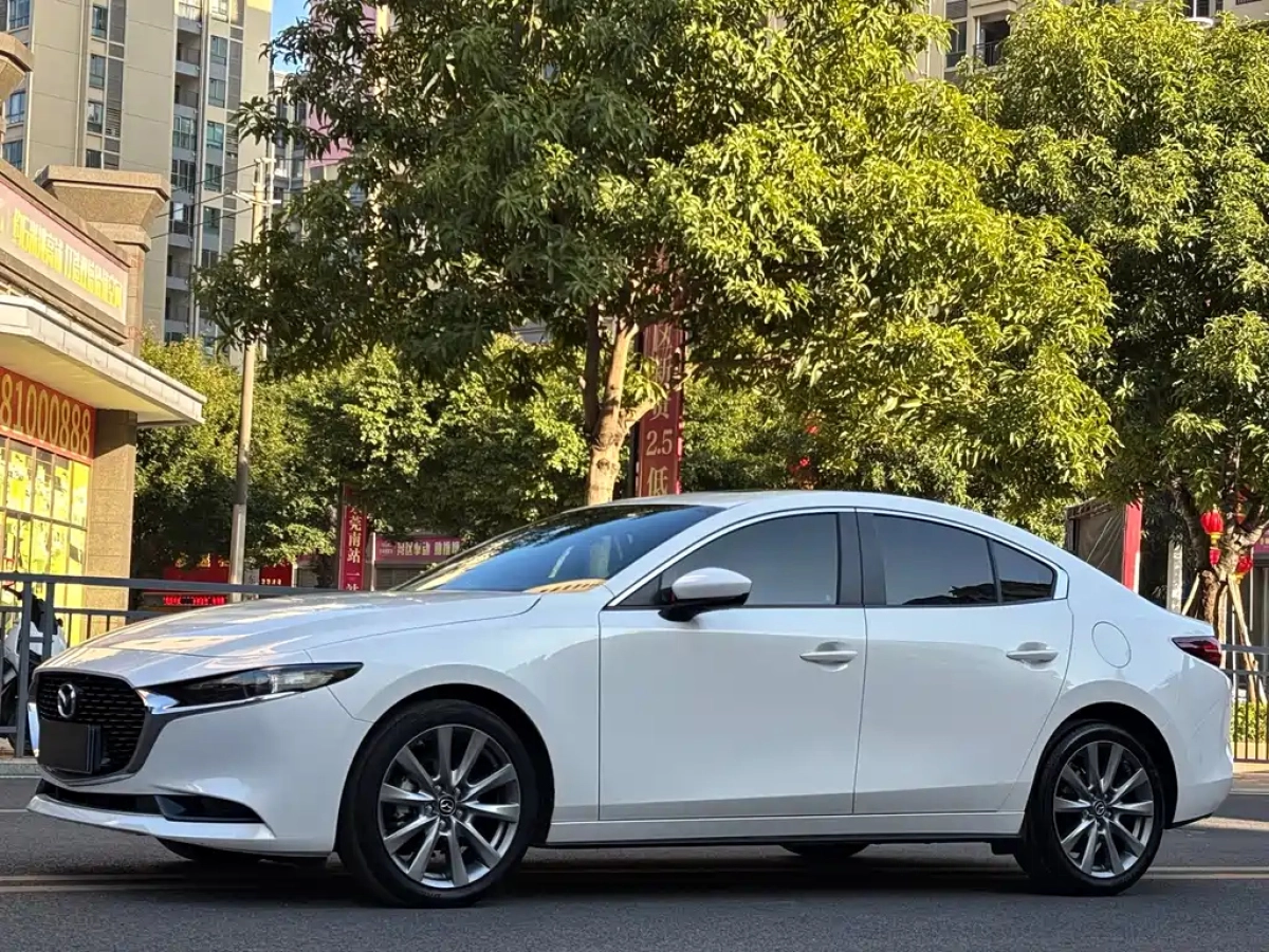 MAZDA 3 AXELA