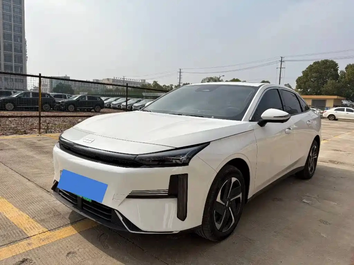 GEELY GALAXY GALAXY L6  2024