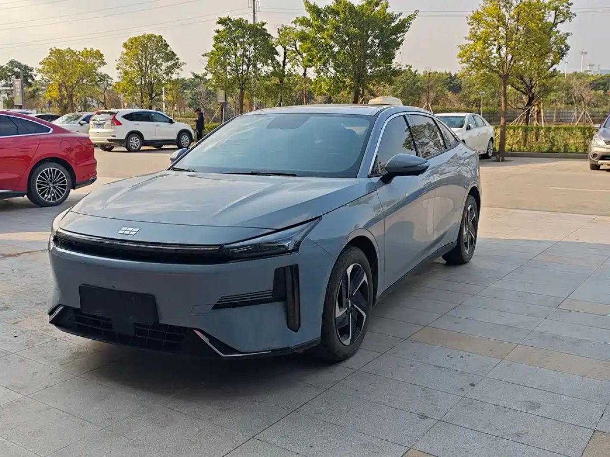 GEELY GALAXY GALAXY L6  2024