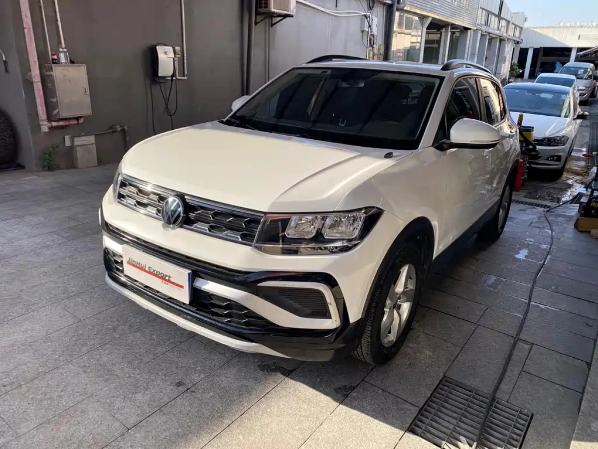 VOLKSWAGEN T-CROSS