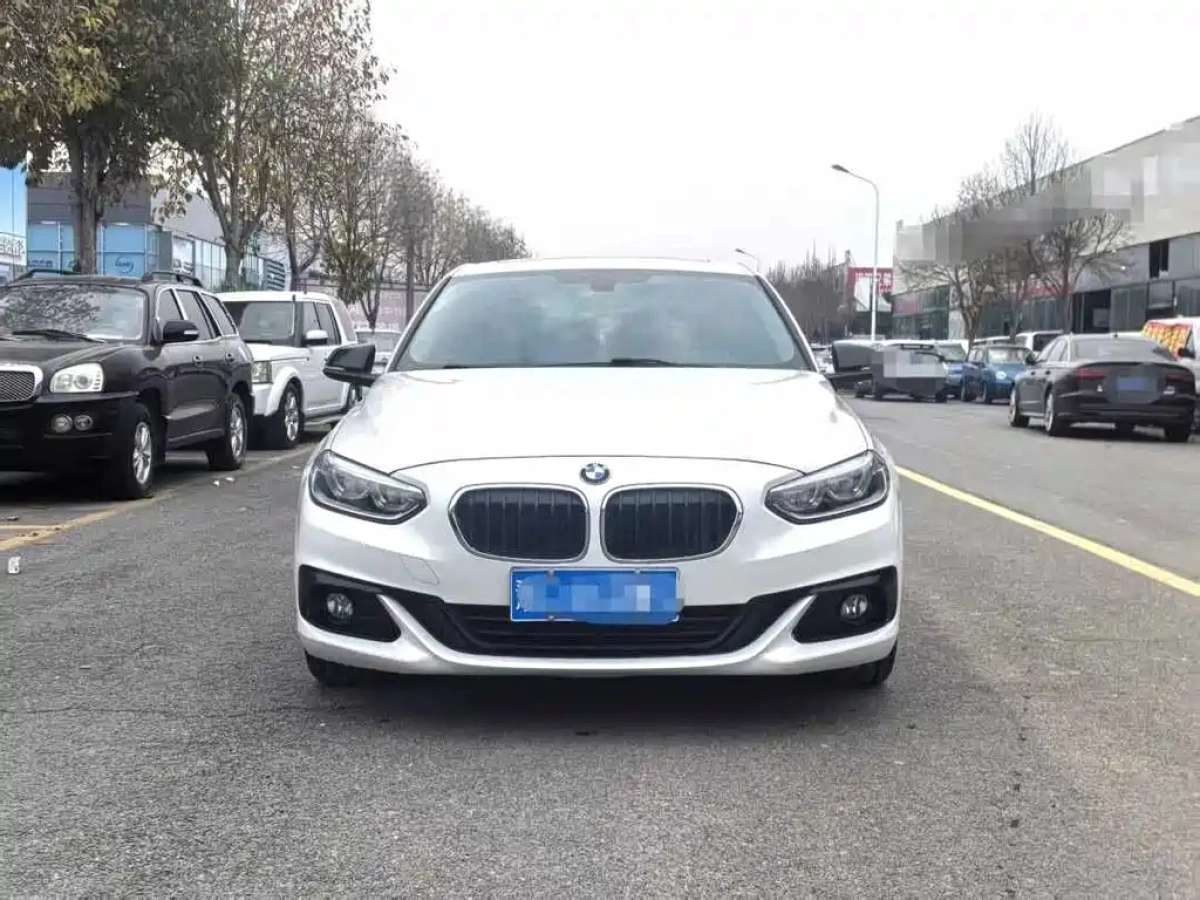 BMW 1-SERIES
