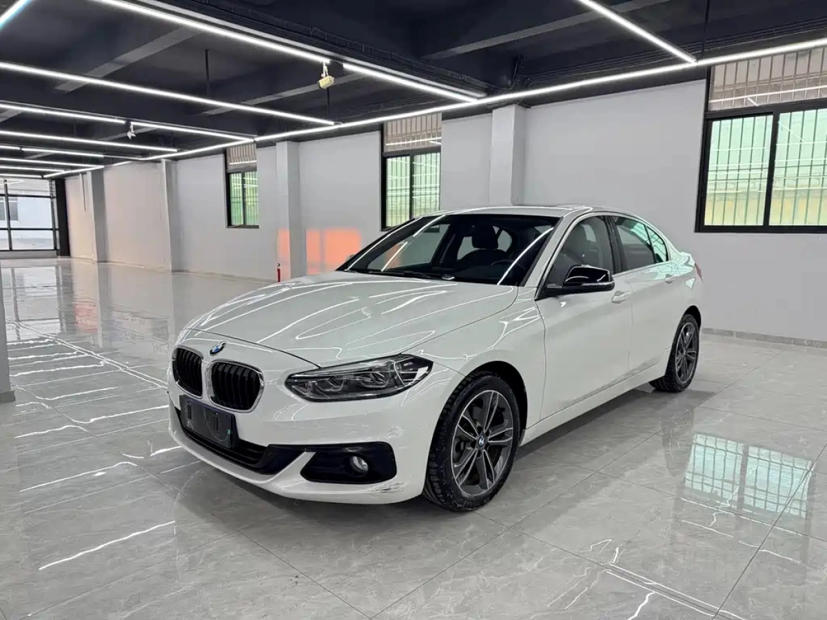 BMW 1-SERIES  2019