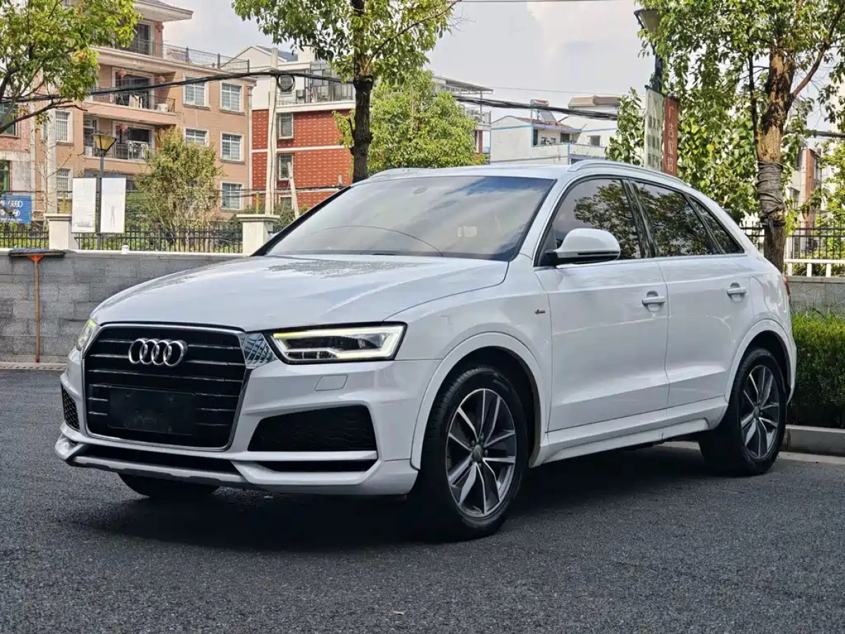 AUDI Q3  2019