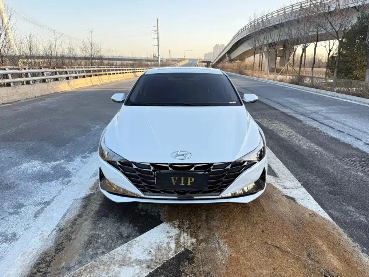 HYUNDAI ELANTRA