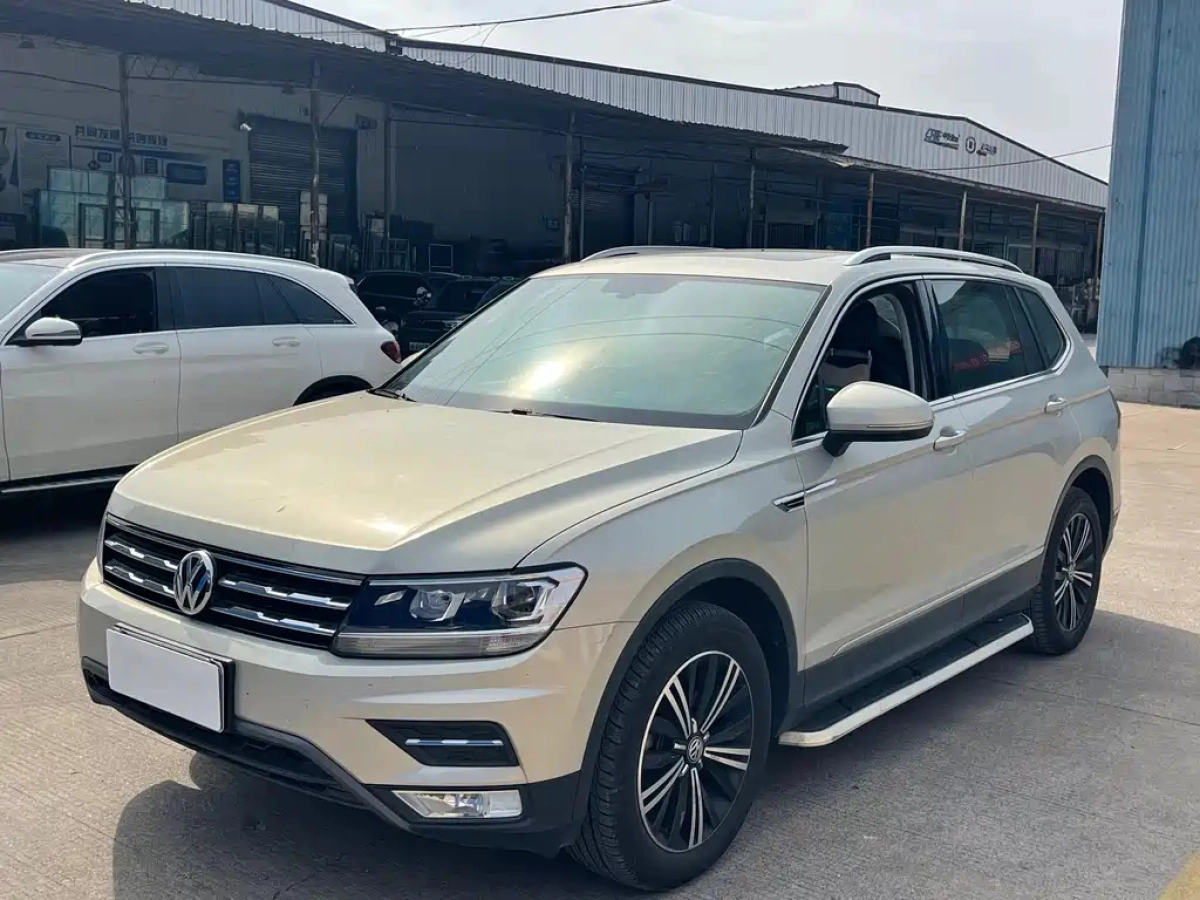 VOLKSWAGEN TIGUAN L
