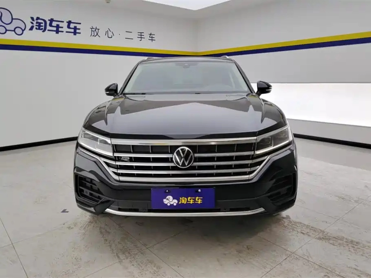 VOLKSWAGEN TOUAREG
