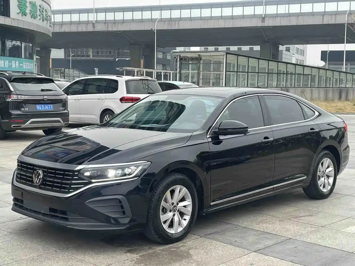 VOLKSWAGEN PASSAT  2023