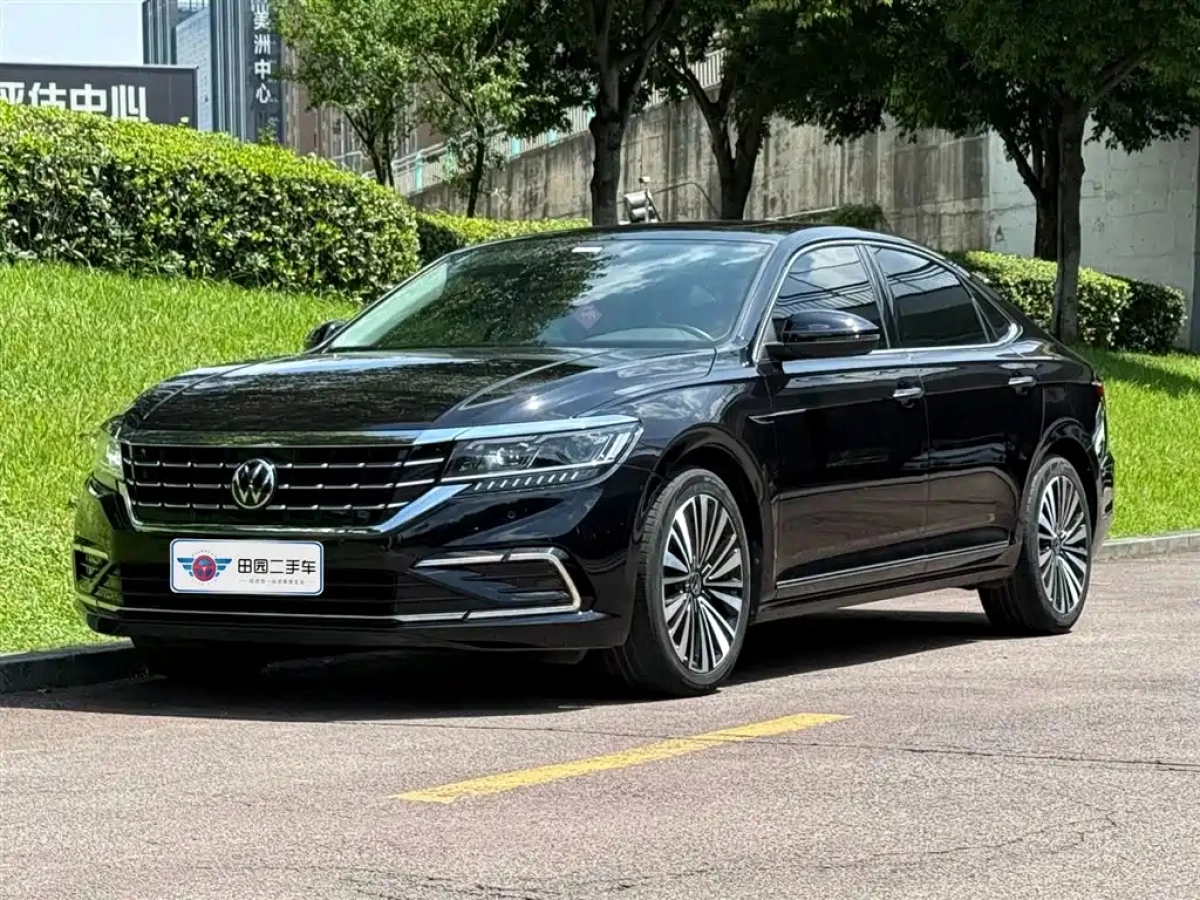 VOLKSWAGEN PASSAT  2021