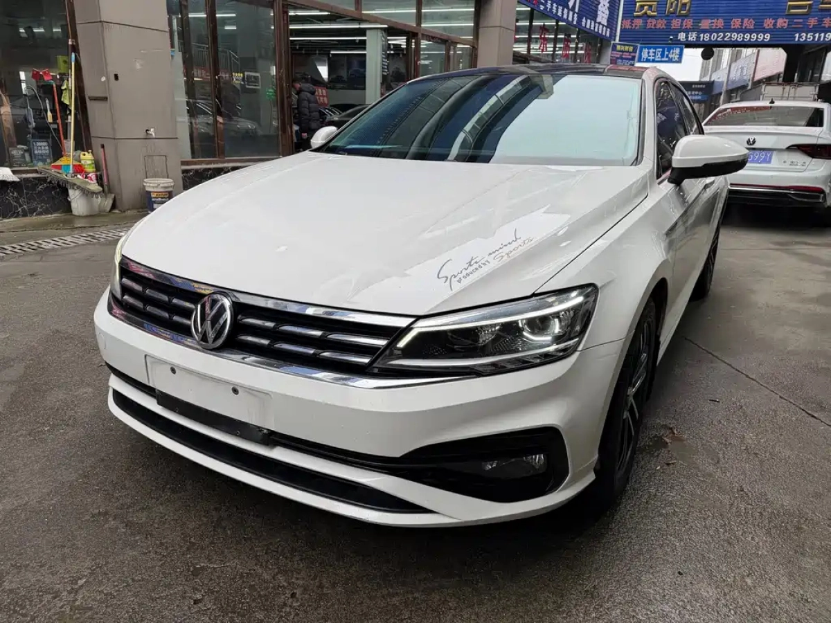 VOLKSWAGEN LAMANDO  2020