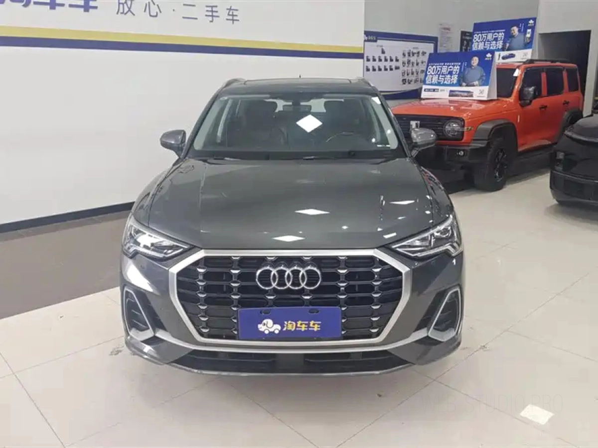 AUDI Q3