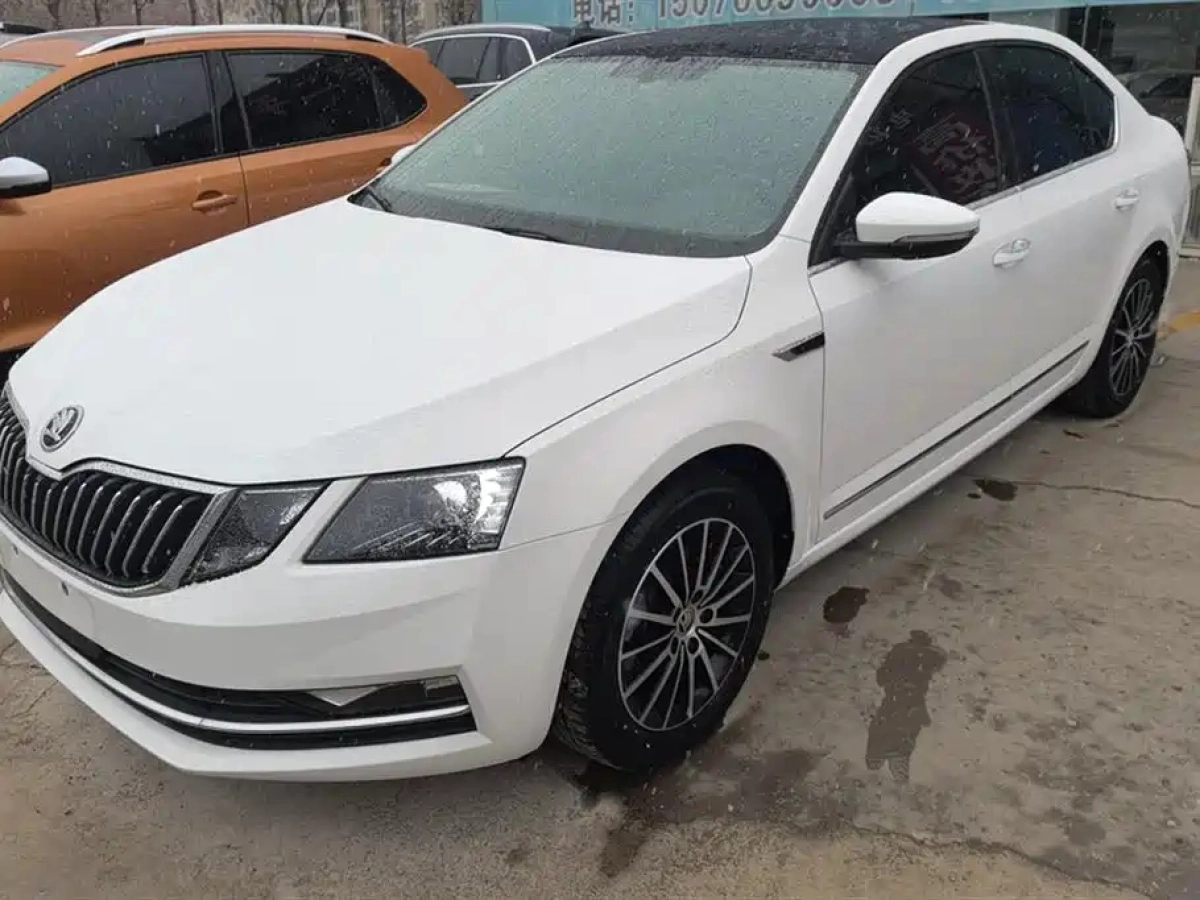 SKODA OCTAVIA  2020