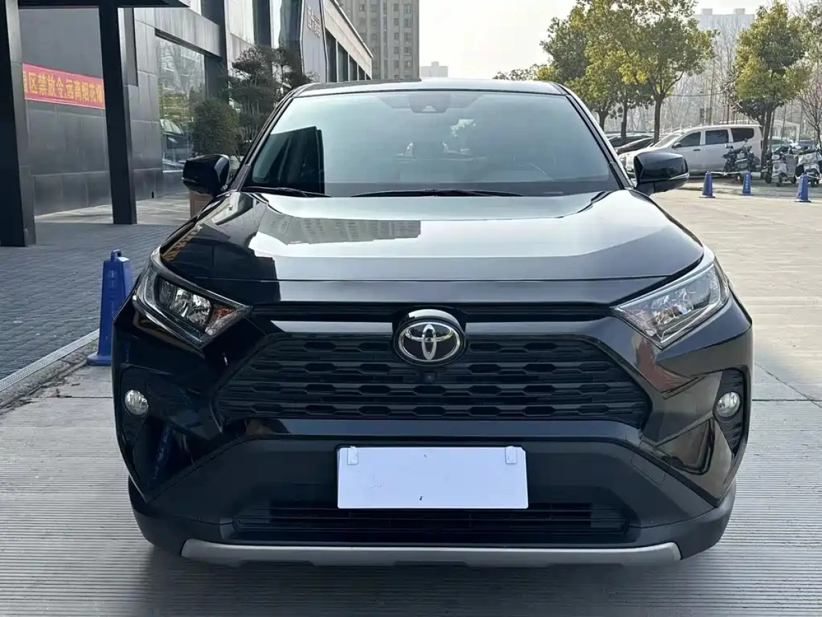 TOYOTA RAV4