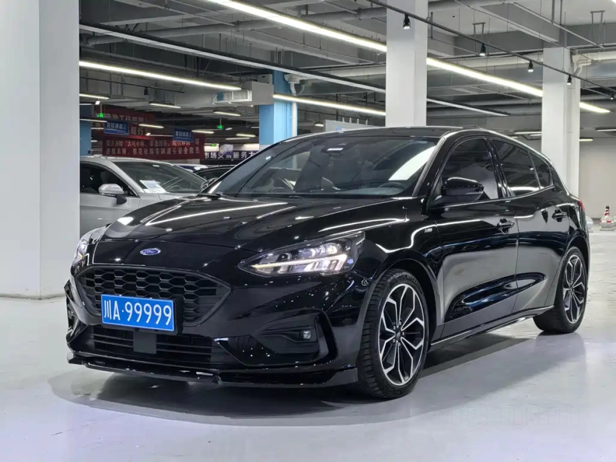 FORD FOCUS  2021