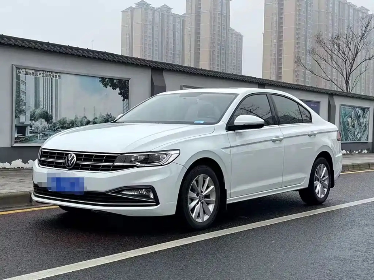 VOLKSWAGEN BORA  2022