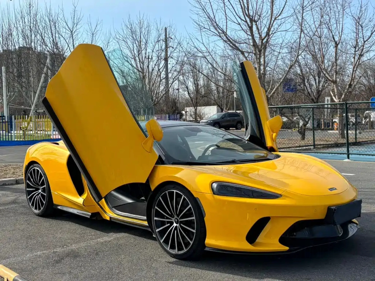 MCLAREN GT  2023
