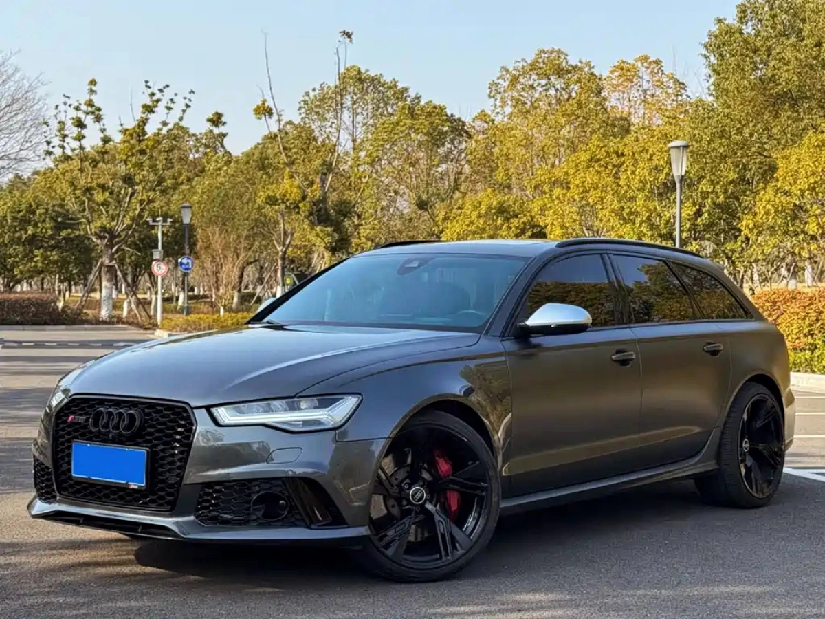 AUDI RS 6