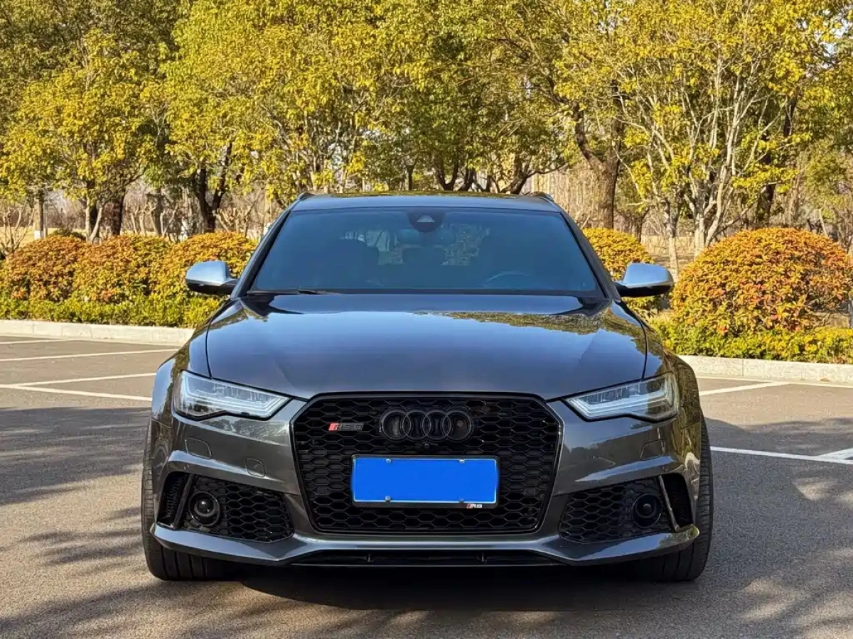 AUDI RS 6