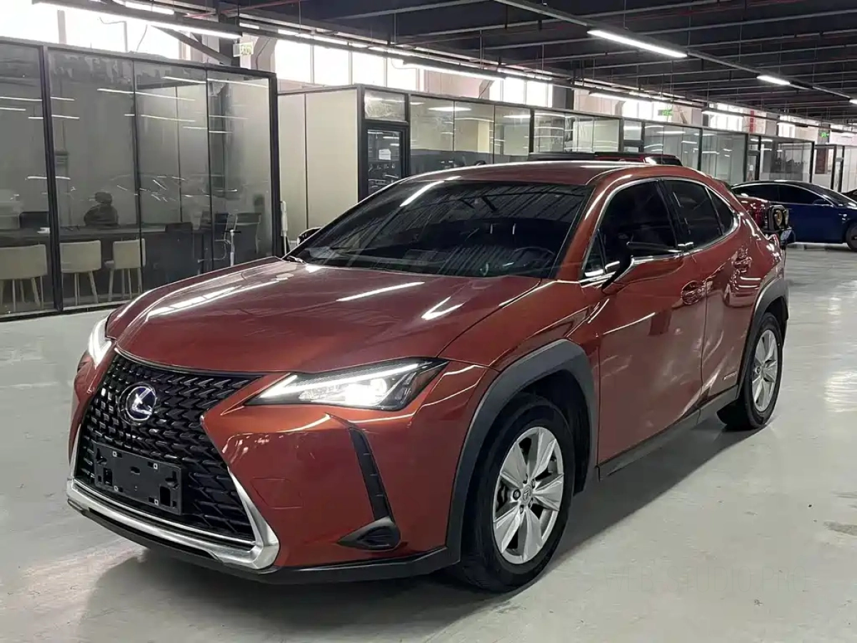 LEXUS UX  2020