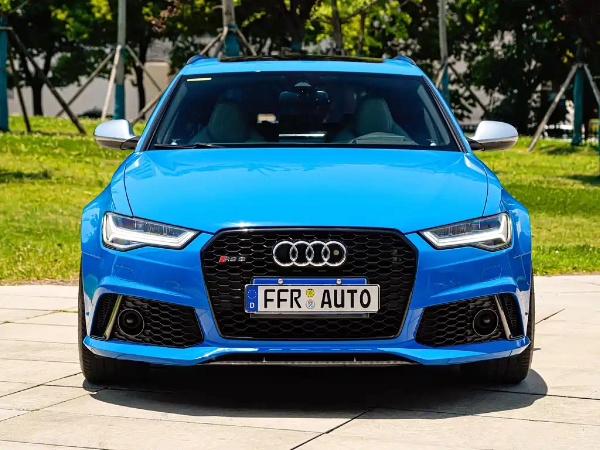 AUDI RS 6