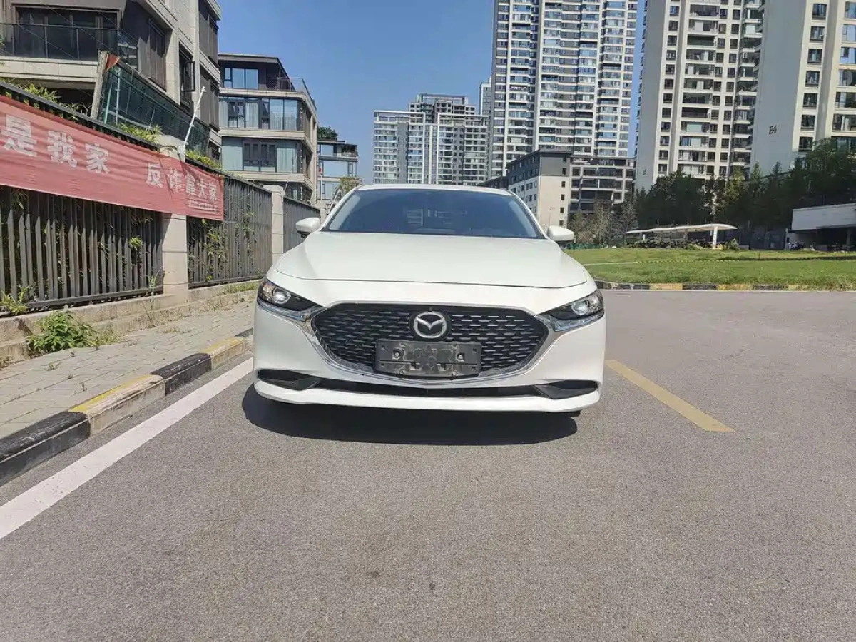 MAZDA 3 AXELA