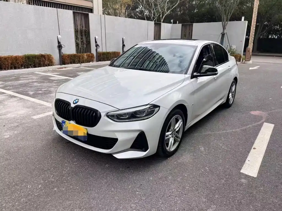 BMW 1-SERIES  2022