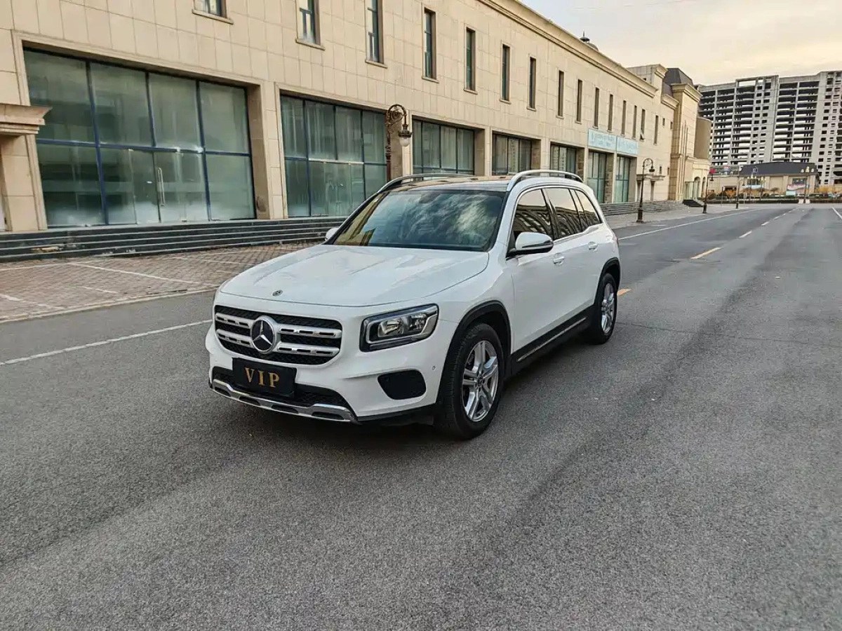 MERCEDES-BENZ GLB