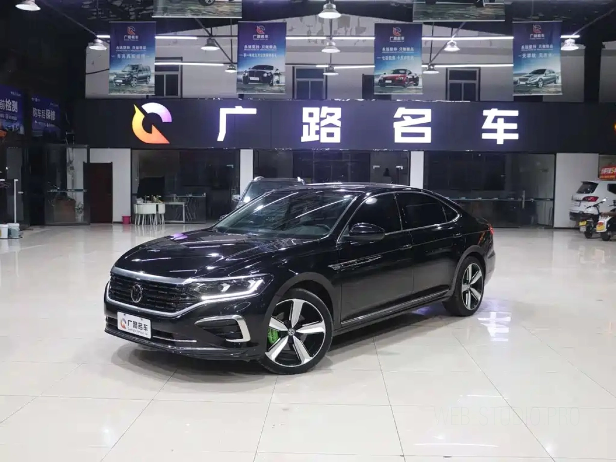 VOLKSWAGEN PASSAT  2022