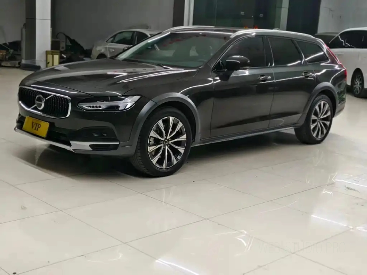 VOLVO V90  2021