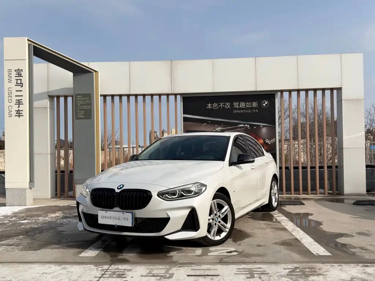 BMW 1-SERIES  2022