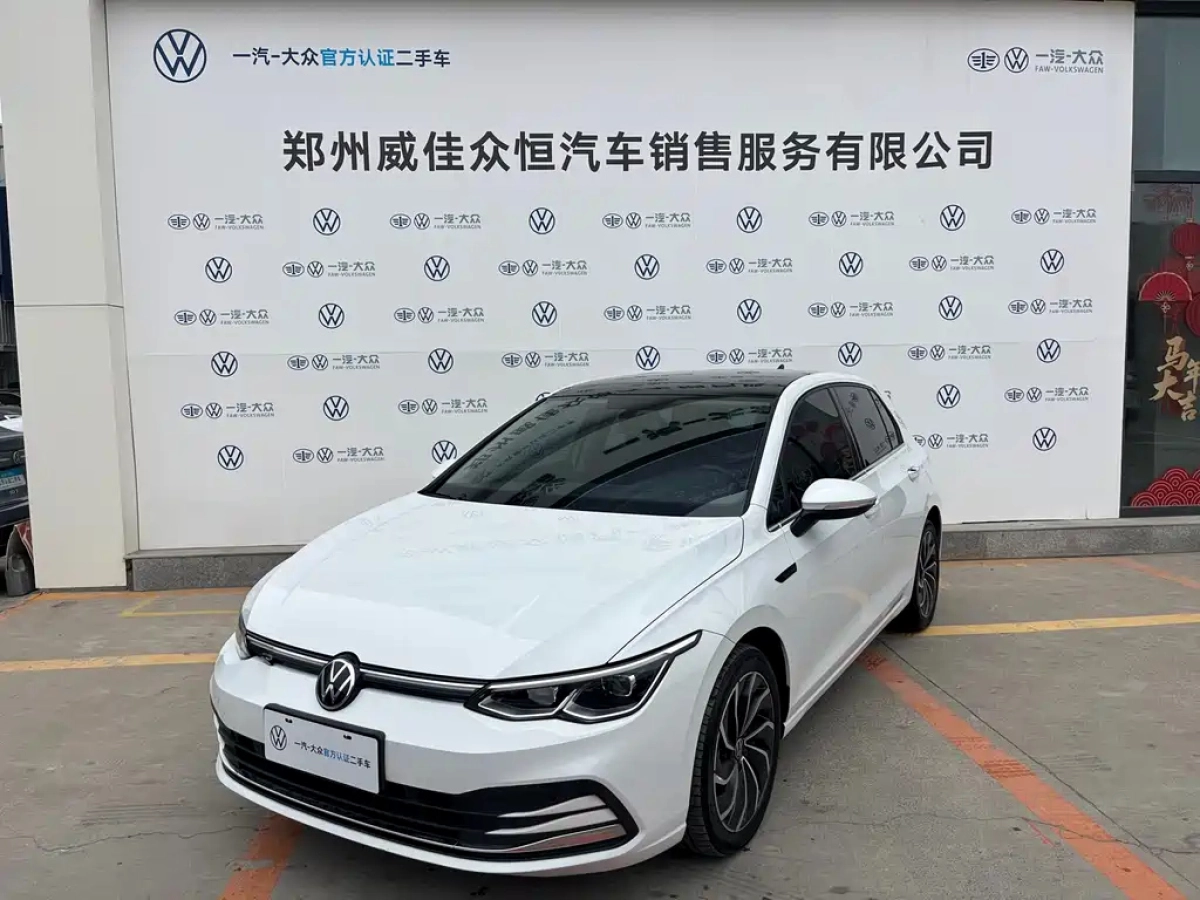 VOLKSWAGEN GOLF  2023