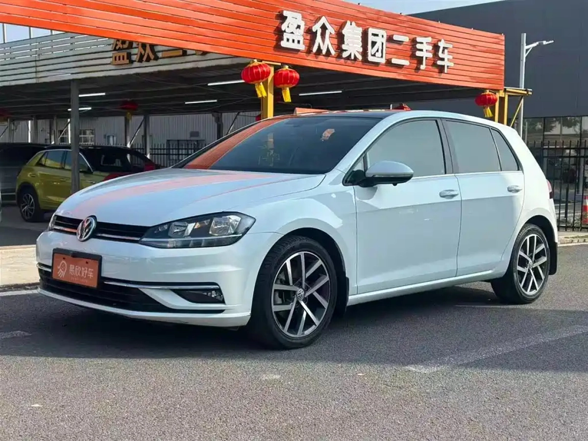 VOLKSWAGEN GOLF  2020