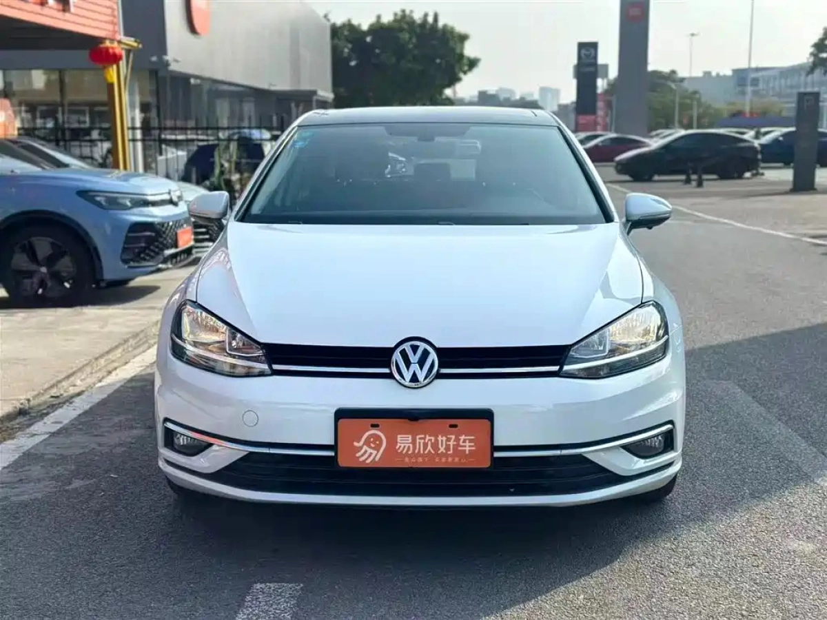 VOLKSWAGEN GOLF