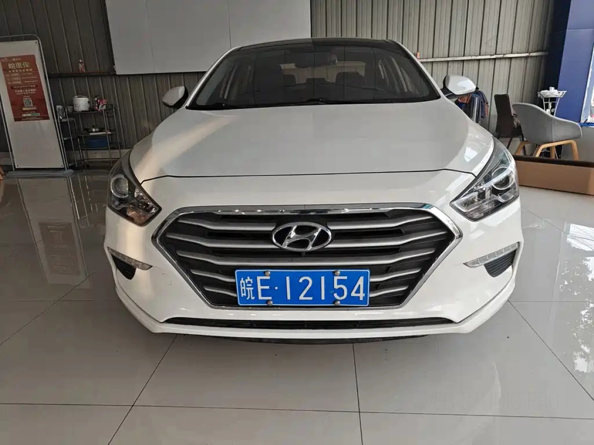 HYUNDAI MISTRA