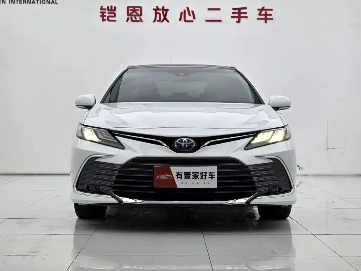 TOYOTA CAMRY