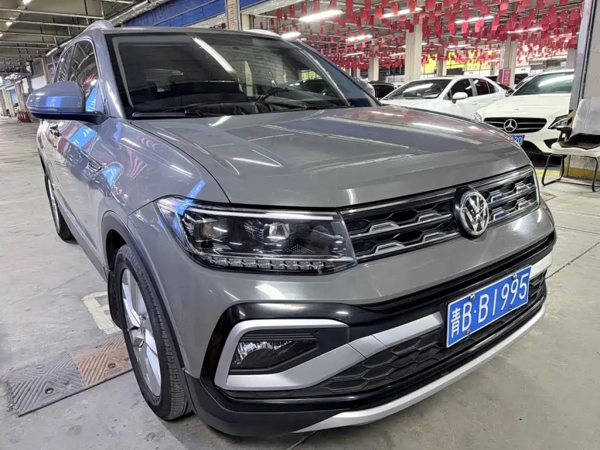 VOLKSWAGEN T-CROSS