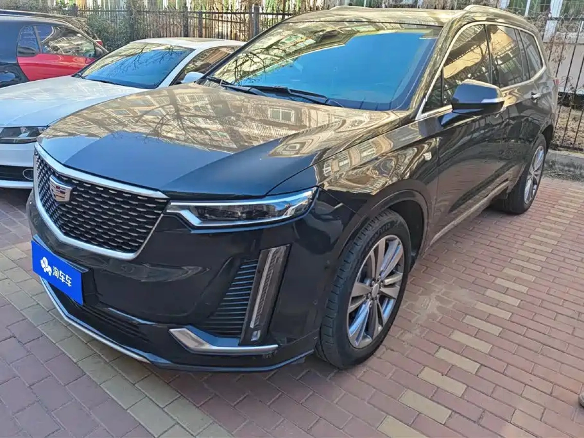 CADILLAC XT6