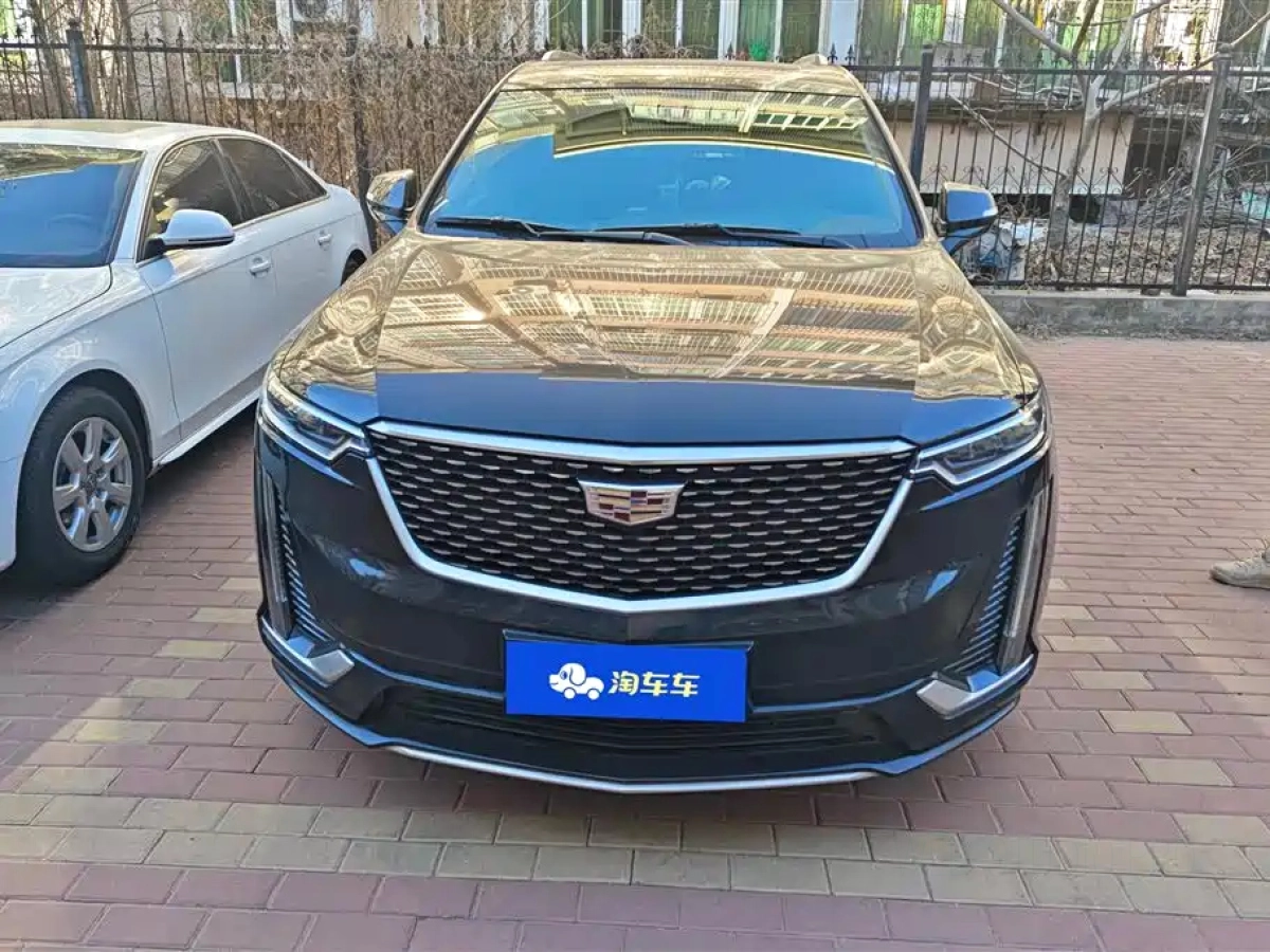 CADILLAC XT6