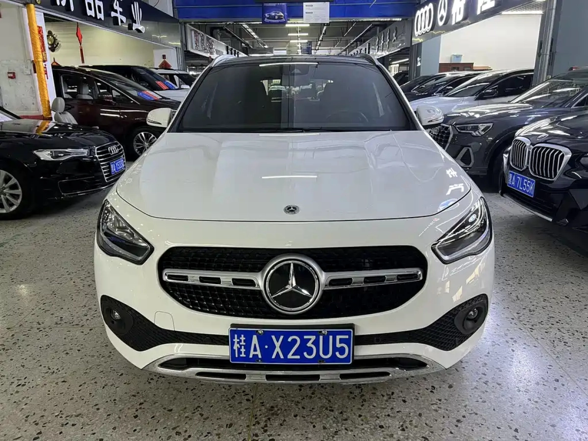 MERCEDES-BENZ GLA