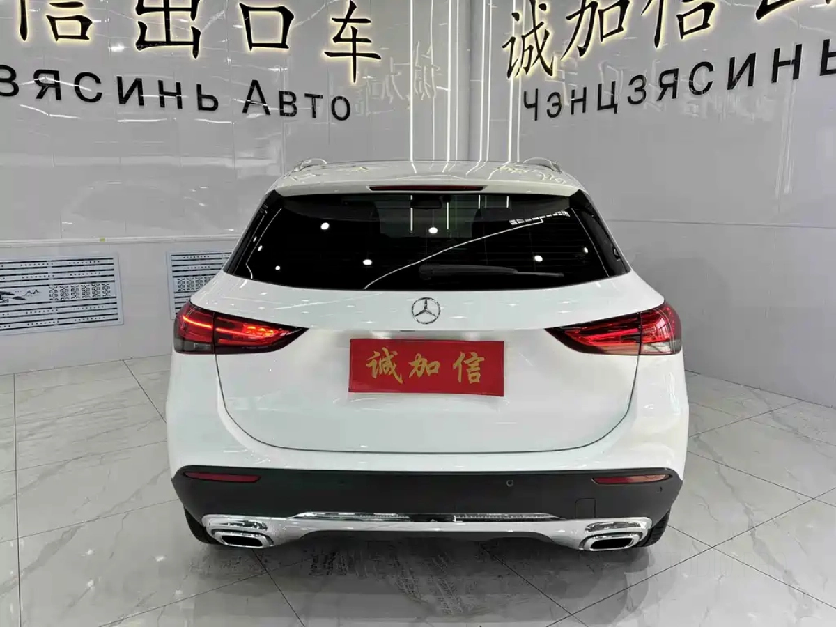 MERCEDES-BENZ GLA