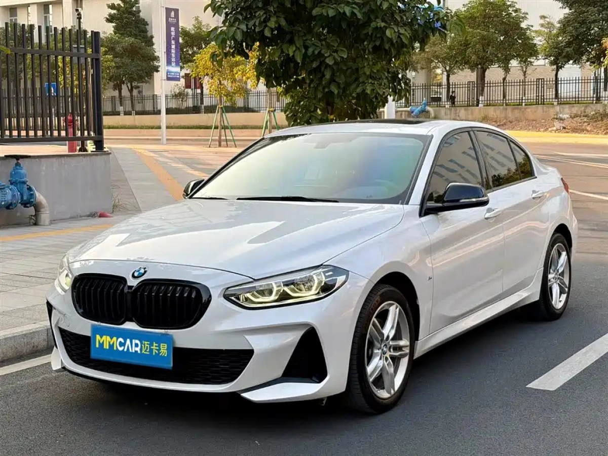 BMW 1-SERIES  2022