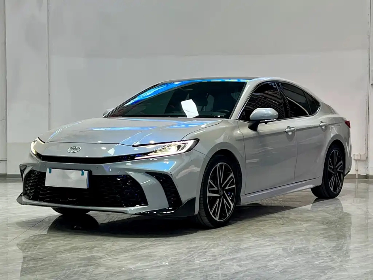 TOYOTA CAMRY  2024