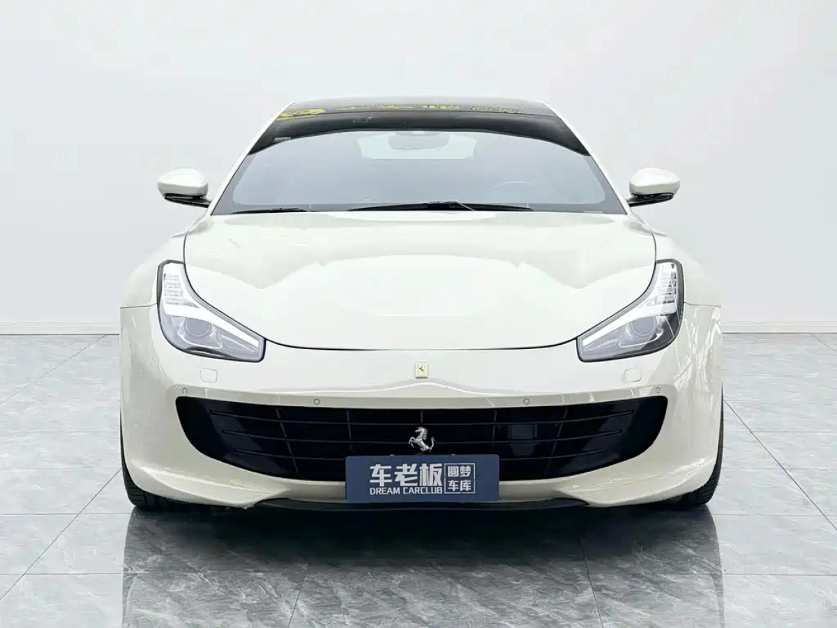 FERRARI GTC4LUSSO