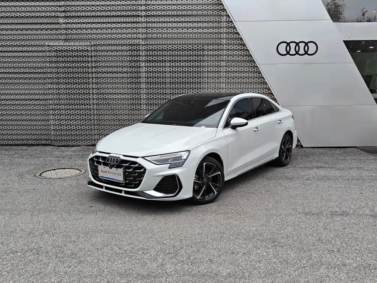 AUDI A3  2025