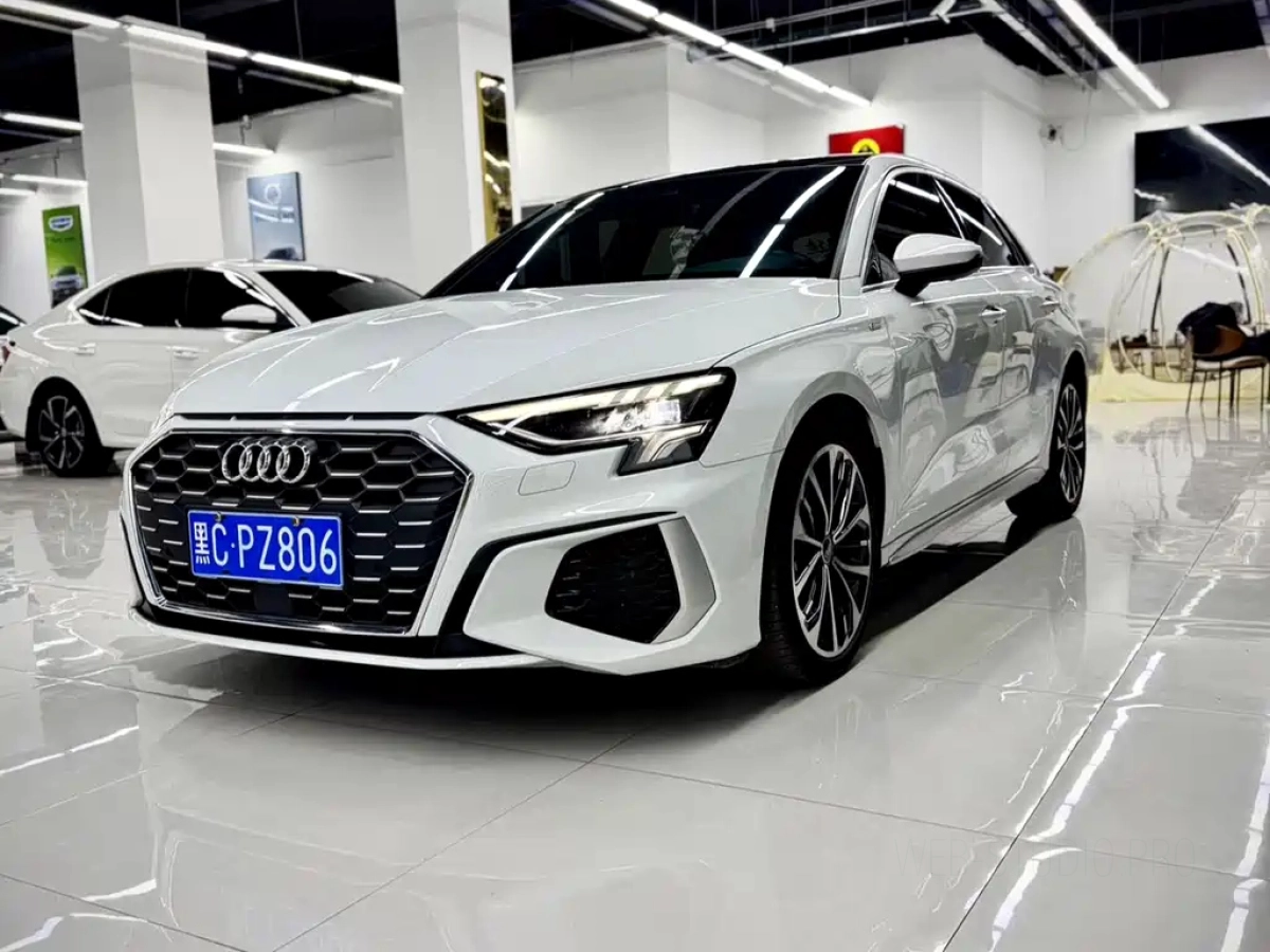 AUDI A3  2023