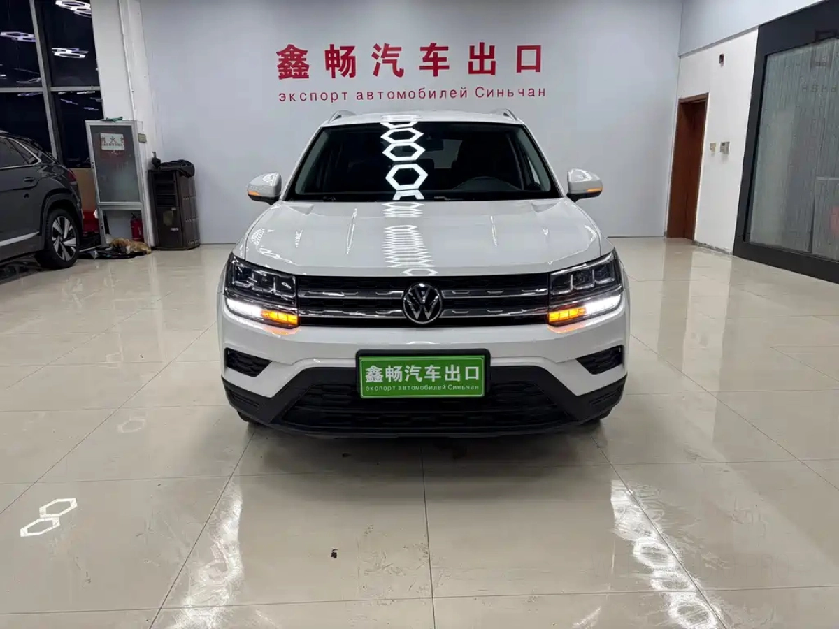 VOLKSWAGEN THARU  2022